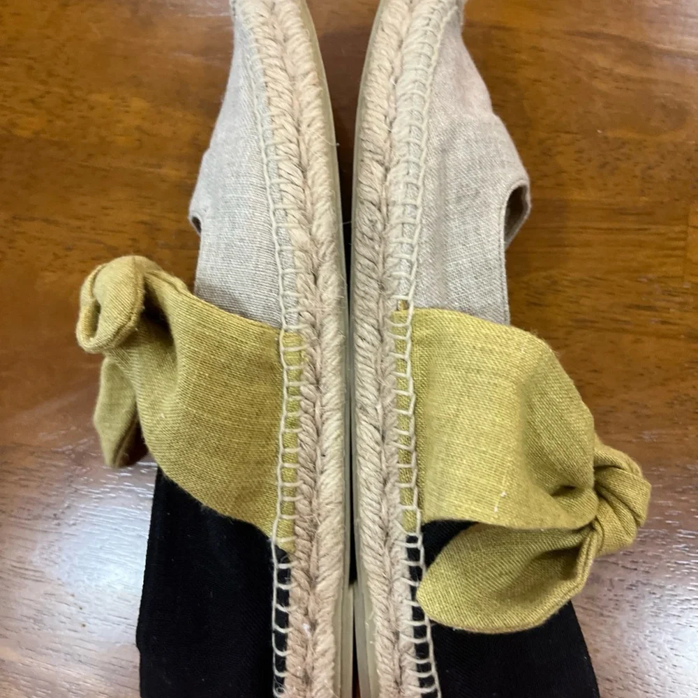 Castaner women Flat Bow shoes Size 9